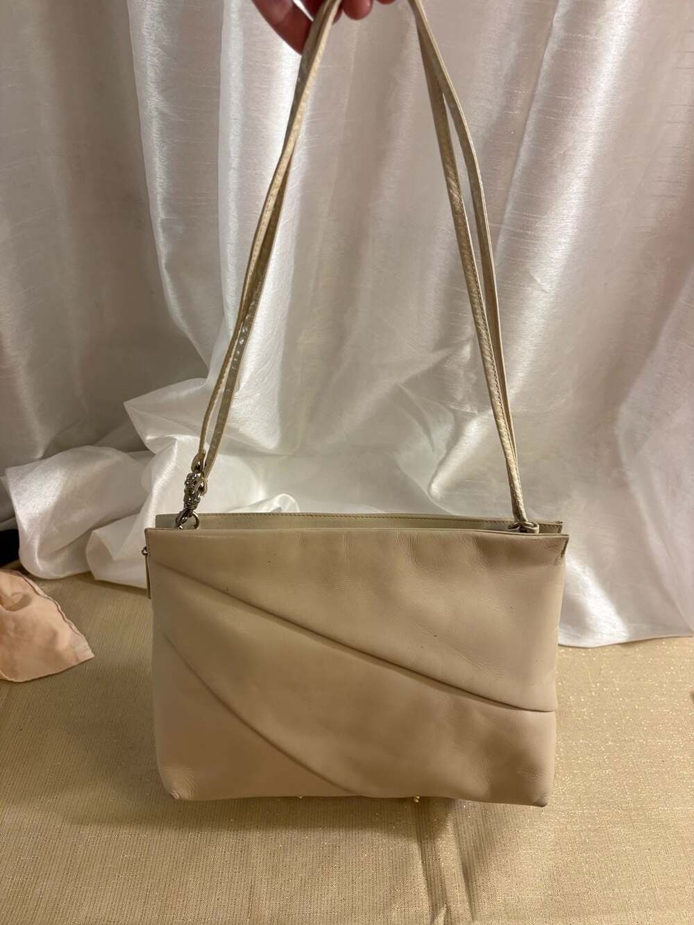 Salvatore Ferragamo Leather Shoulder Bag Beige